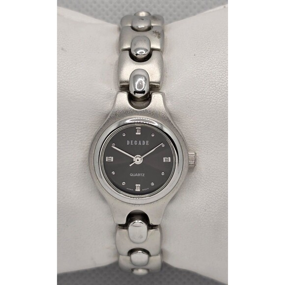 DECADE Accessories - Women's Decade Round Black Dial Silver Tone Case Bracelet Band Quartz Watch 04